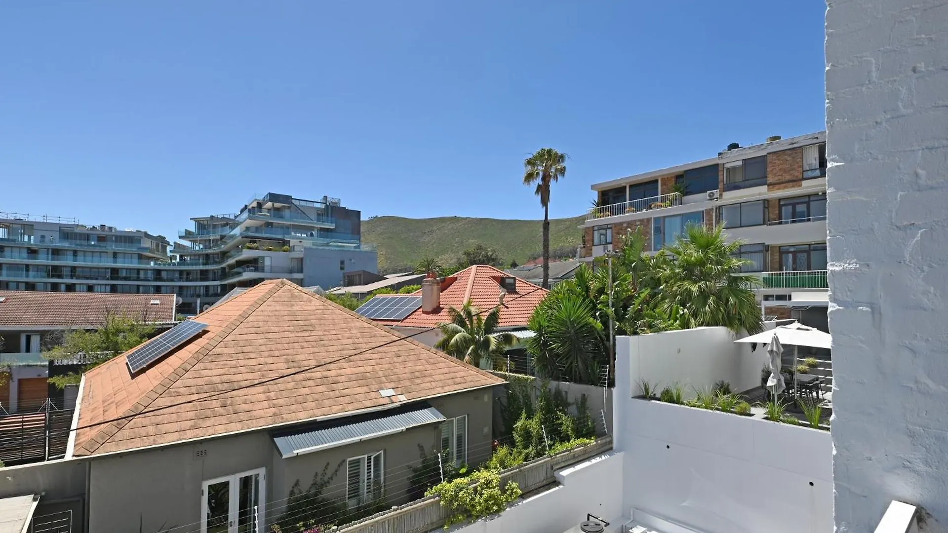 Apartment Modern Living Mountain&Ocean View 100M To Beach Cape Town